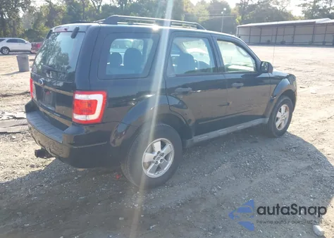 2010 Ford Escape Xls z USA, uszkodzony, nr VIN 1FMCU0C78AKB34461